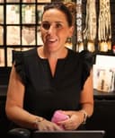 Kristine Ueland i butikken hos Sense Garn